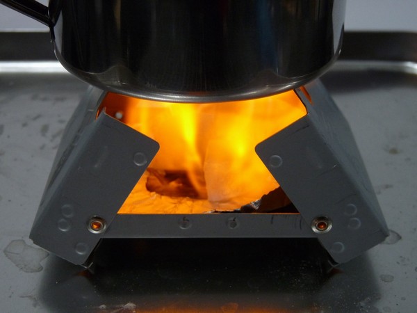 SiSO-LAB ESBITポケットストーブ、固形燃料で湯沸しテスト