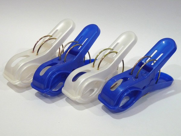 百均浪漫◆かなり強力、ジャンボピンチ（洗濯バサミ）４個入 ＠100均ダイソー