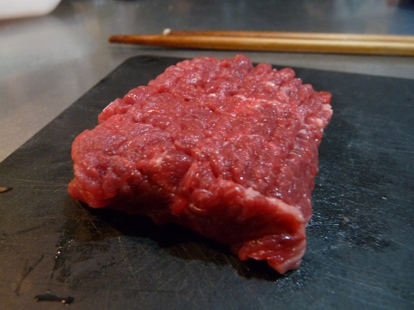 SiSO-LAB☆安い肉を包丁の背で叩いて柔らかくする方法