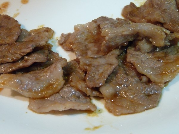 エバラ焼肉のタレ「黄金の味」に肉を付けて柔らかく美味しくする実験