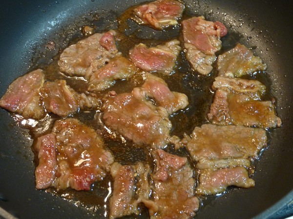 エバラ焼肉のタレ「黄金の味」に肉を付けて柔らかく美味しくする実験