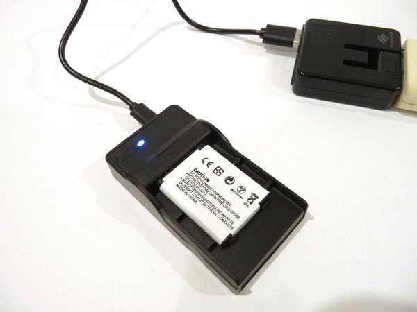 SiSO-LAB☆NIKON COOLPIX S7000とエーポケ互換バッテリー＆USB充電器