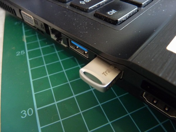 SiSO-LAB☆Amazon限定64GB USBメモリ Transcend TS64GJ USB3.1 & USB 3.0