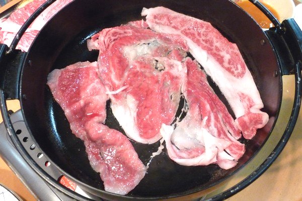 SiSO-LAB☆ふるさと納税。神奈川県南足柄市 相州牛の詰め合わせセット。牛肉を焼くよ。