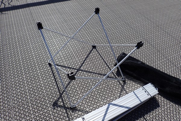 SiSO-LAB☆ノーブランド軽量折りたたみアルミテーブル。組み立て方法。