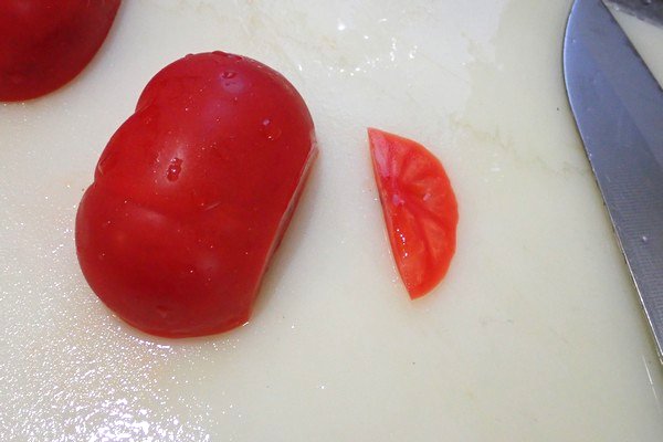 SiSO-LAB☆ニトスキ！トマトローズのスパニッシュオムレツ。トマトをバラのように飾り切り。