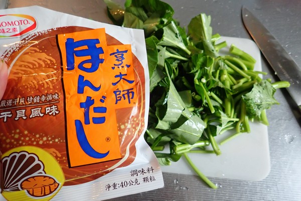 SiSO-LAB☆台湾 味の素 ほんだし（烹大師） ホタテ風味（干貝風味）。いろいろな料理に使ってみたよ。台湾流空心菜炒め。