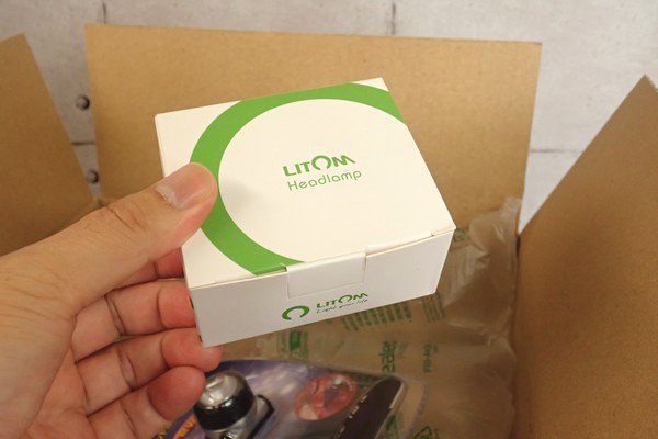 SiSO-LAB☆Litomヘッドライト、単三電池１本。アマゾンで購入。開封の儀。