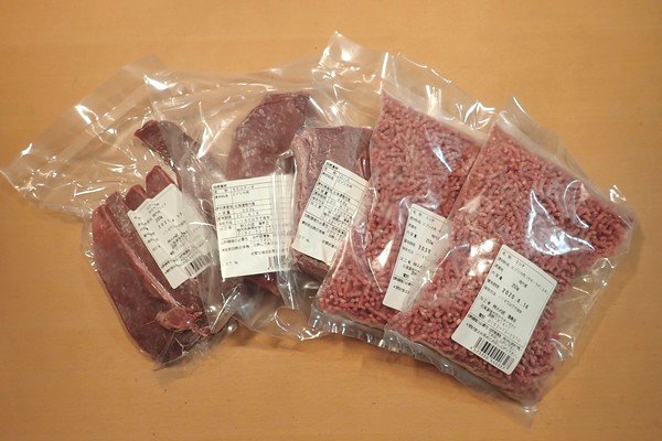 SiSO-LAB☆ふるさと納税 北海道稚内市エゾ鹿肉５点セット。鹿肉セット、並べてみました。
