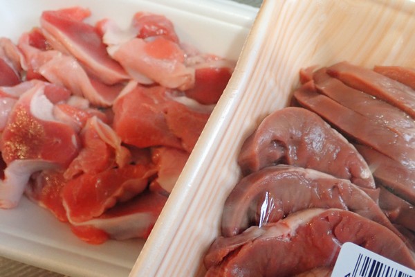 SiSO-LAB☆長崎県川棚町の天然猪肉1kgスライスで牡丹すき焼き。我が家ではハツとか砂肝も入れるよ。だってすき焼きだもの。