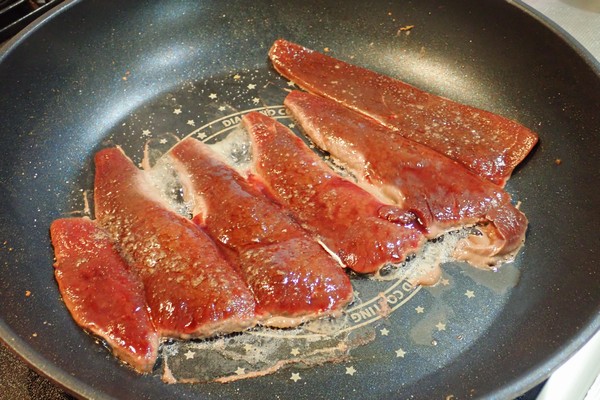 SiSO-LAB☆ふるさと納税・北海道稚内市の無添加 エゾ鹿 贅沢5点セット。焼肉のタレで普通に焼いていも美味しい。