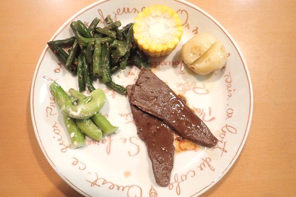 SiSO-LAB☆ふるさと納税・北海道稚内市の無添加 エゾ鹿 贅沢5点セット。焼肉のタレで普通に焼いていも美味しい。