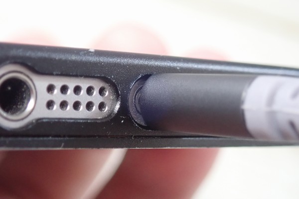 SiSO-LAB☆LOOF切れにくそうなiPhone用ライトニングケーブル。でも愛用のケースよりちょっと太いのが難点。
