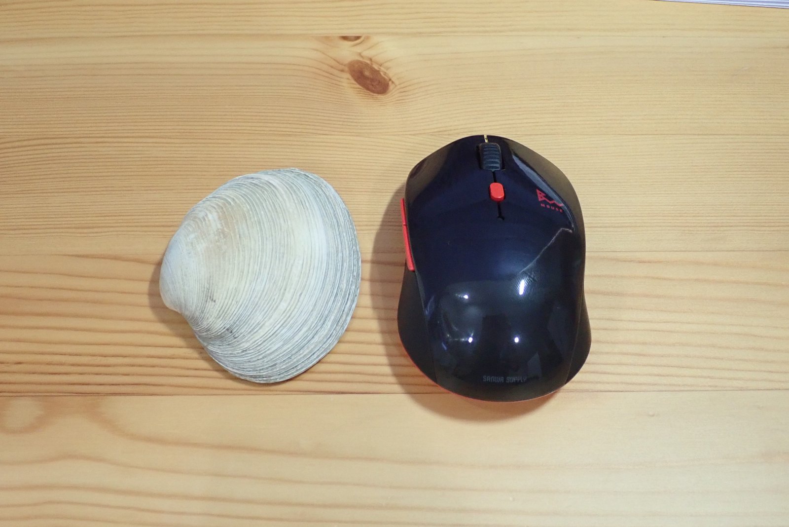 サンワサプライ SANWA SUPPLY マウス Bluetooth ワイヤレス 無線 両対応 静音 ブルーLED 5ボタン マルチペアリング レシーバー収納 5ボタン カウント切り替え機能 機能割り当て 中型サイズ Bluetooth5.0 2.4GHz MA-WBTBL193BKR