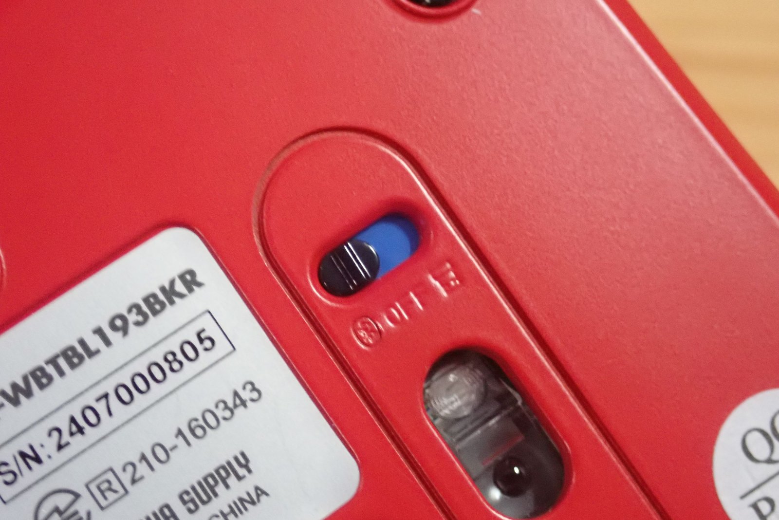 サンワサプライ SANWA SUPPLY マウス Bluetooth ワイヤレス 無線 両対応 静音 ブルーLED 5ボタン マルチペアリング レシーバー収納 5ボタン カウント切り替え機能 機能割り当て 中型サイズ Bluetooth5.0 2.4GHz MA-WBTBL193BKR