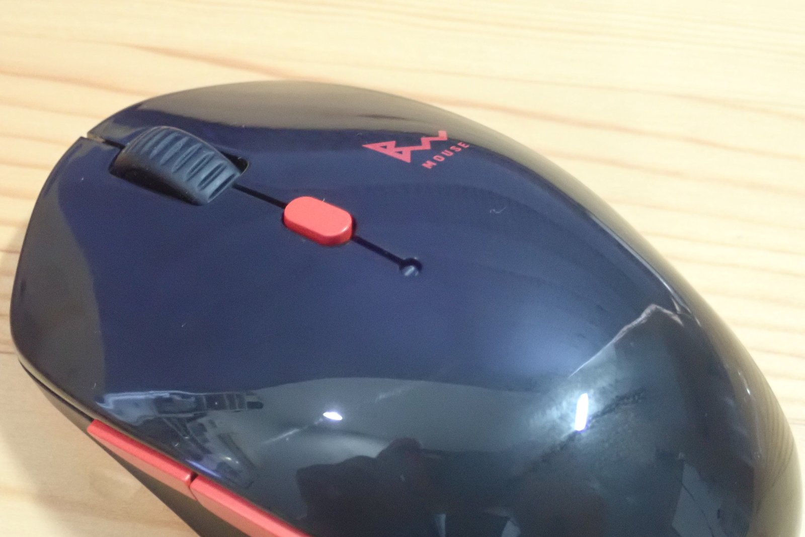 サンワサプライ SANWA SUPPLY マウス Bluetooth ワイヤレス 無線 両対応 静音 ブルーLED 5ボタン マルチペアリング レシーバー収納 5ボタン カウント切り替え機能 機能割り当て 中型サイズ Bluetooth5.0 2.4GHz MA-WBTBL193BKR