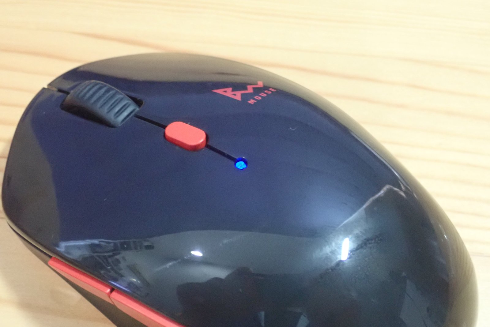 サンワサプライ SANWA SUPPLY マウス Bluetooth ワイヤレス 無線 両対応 静音 ブルーLED 5ボタン マルチペアリング レシーバー収納 5ボタン カウント切り替え機能 機能割り当て 中型サイズ Bluetooth5.0 2.4GHz MA-WBTBL193BKR