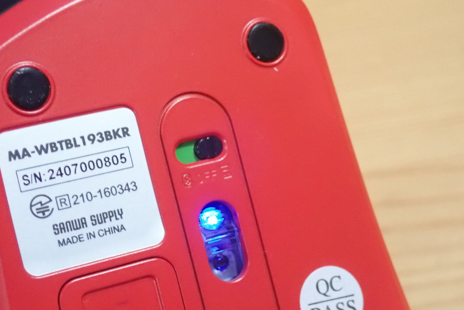 サンワサプライ SANWA SUPPLY マウス Bluetooth ワイヤレス 無線 両対応 静音 ブルーLED 5ボタン マルチペアリング レシーバー収納 5ボタン カウント切り替え機能 機能割り当て 中型サイズ Bluetooth5.0 2.4GHz MA-WBTBL193BKR