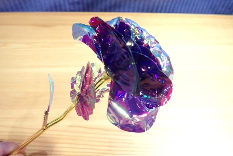 百均浪漫◆オーロラローズ、きらびやかで綺麗、イベントの景品にもぴったり @100均 セリア